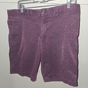 Banana Republic Aiden Men’s Shorts 34 | Burgundy Leaf Print Casual Chino